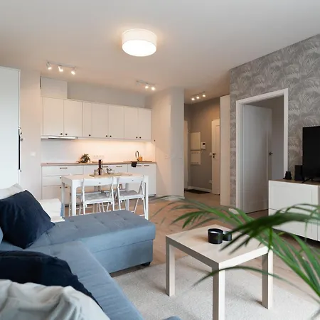 Stylowy Przy Metrze, Przy Centrum Onkologii Варшава