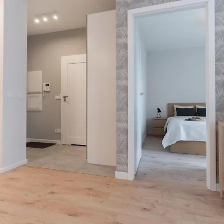 Stylowy Przy Metrze, Przy Centrum Onkologii * Varšava